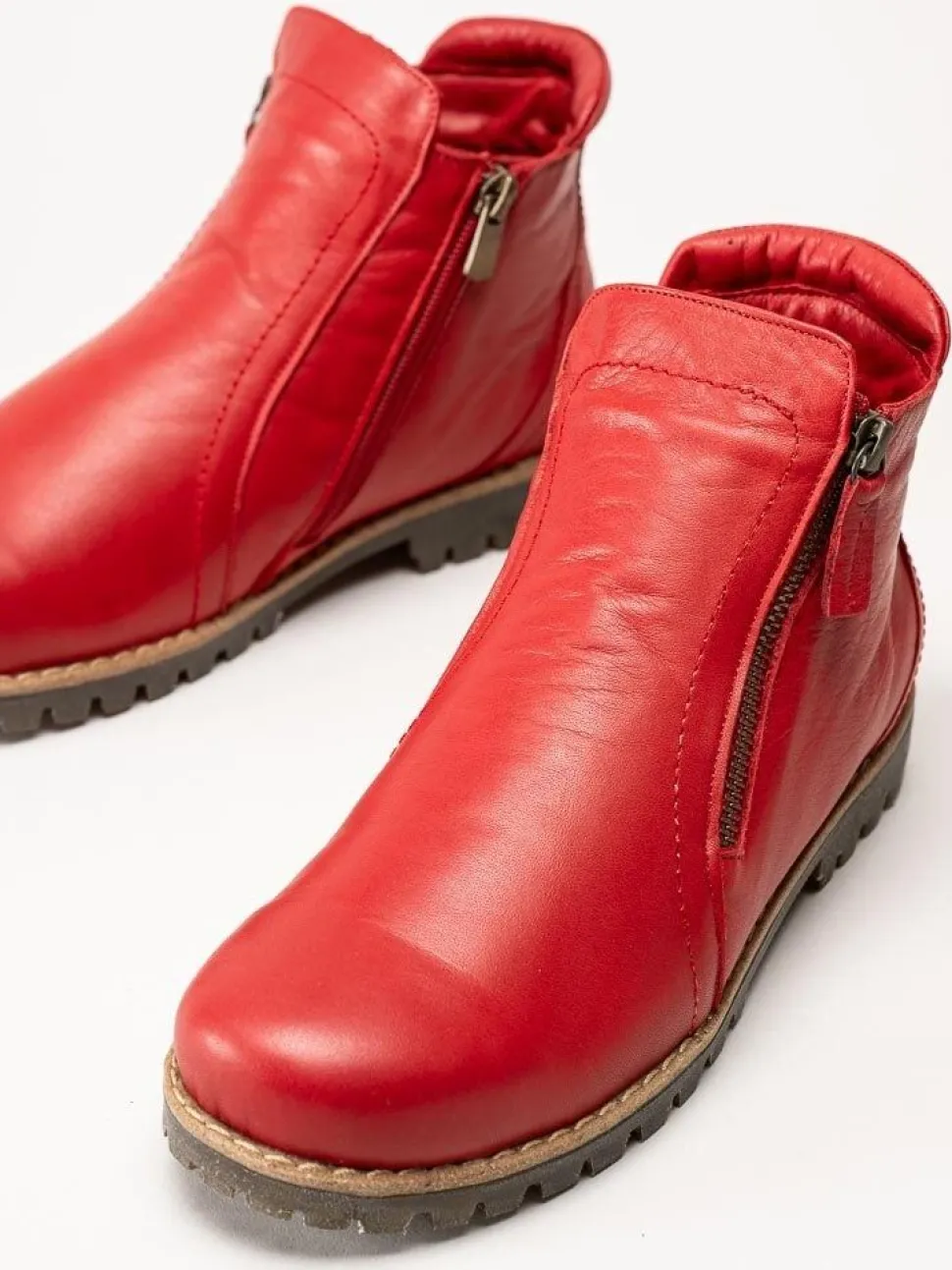 Charlotte of Sweden - Röda boots i mjukt skinn