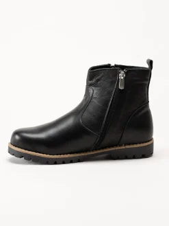 Charlotte of Sweden - Svarta boots i skinn