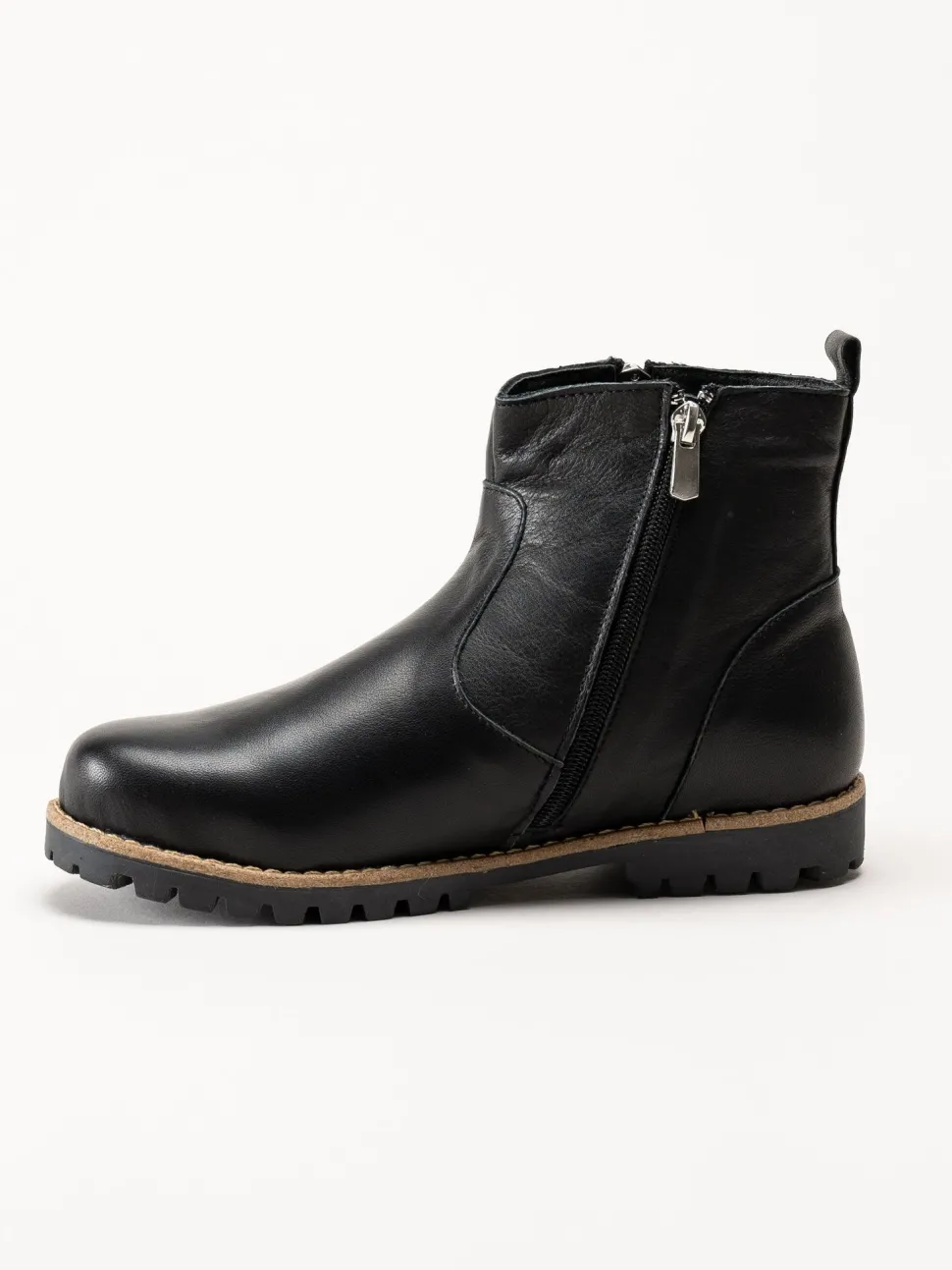 Charlotte of Sweden - Svarta boots i skinn