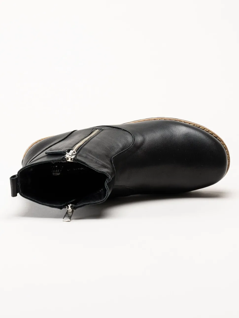 Charlotte of Sweden - Svarta boots i skinn