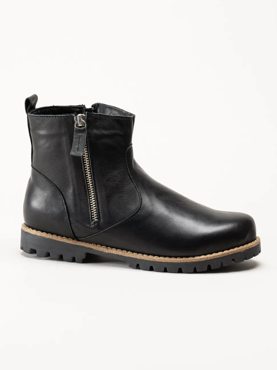 Charlotte of Sweden - Svarta boots i skinn