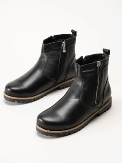 Charlotte of Sweden - Svarta boots i skinn