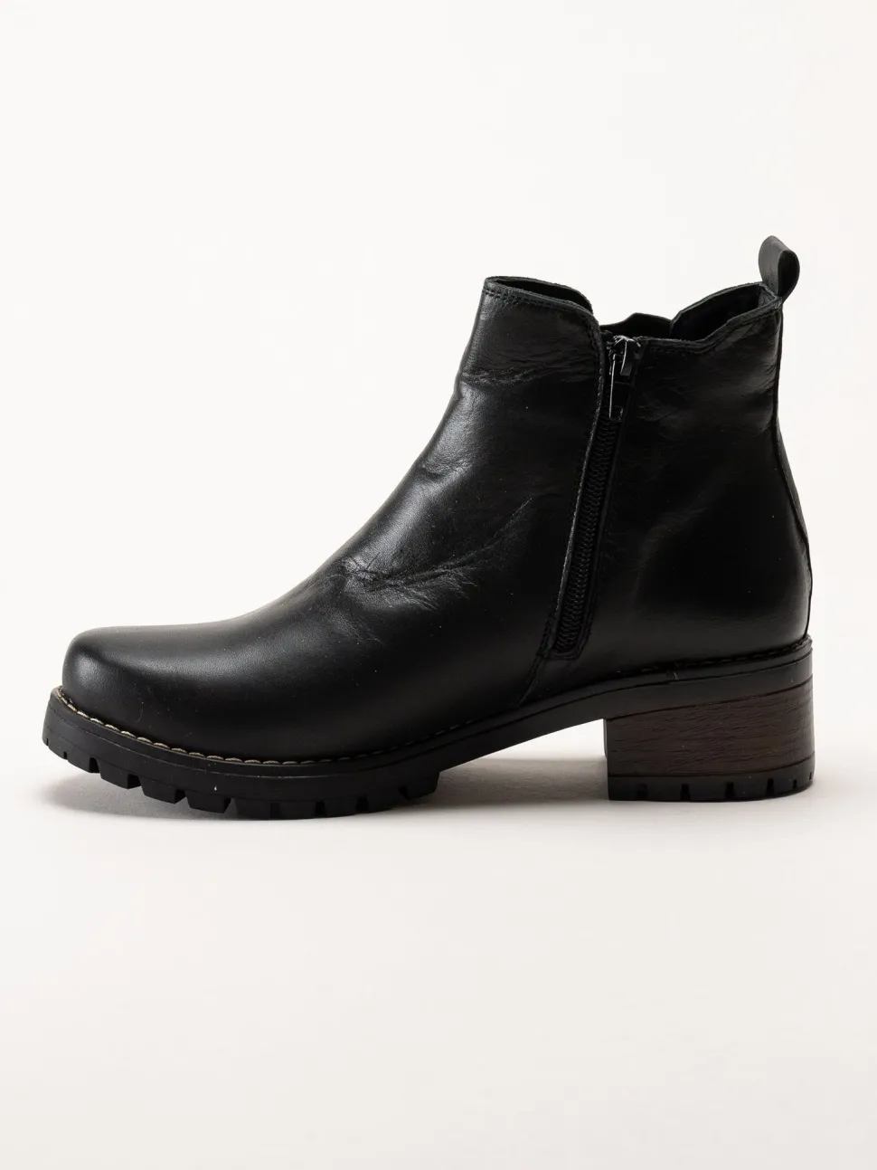 Charlotte of Sweden - Svarta chelsea boots i skinn