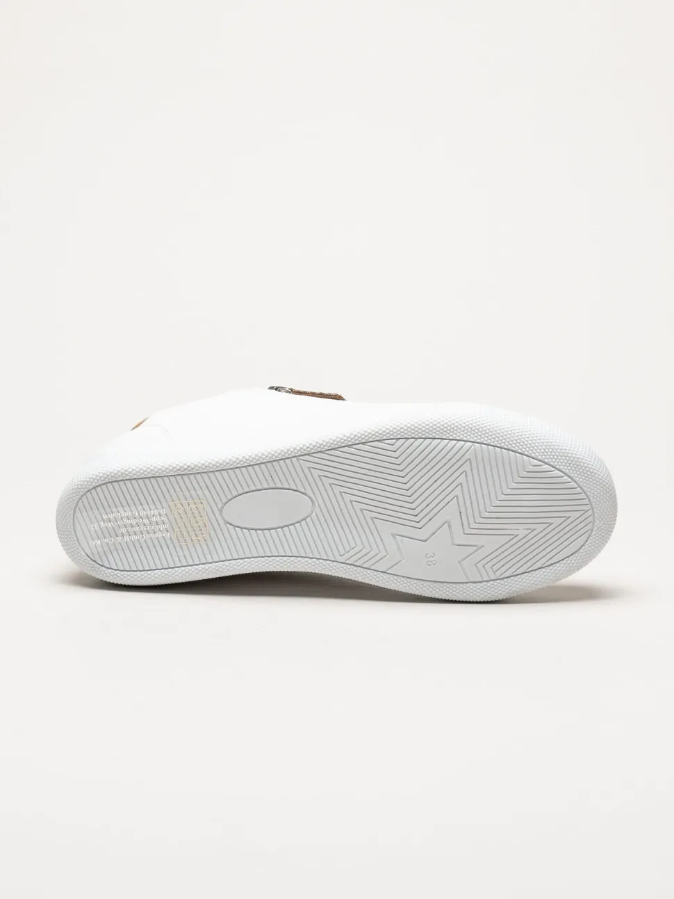 Charlotte of Sweden - Vita sneakers i skinn