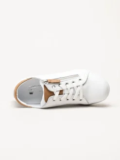 Charlotte of Sweden - Vita sneakers i skinn