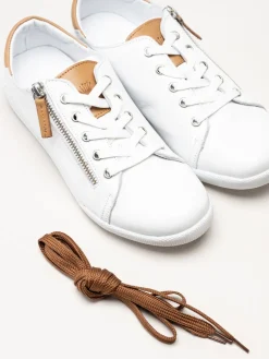 Charlotte of Sweden - Vita sneakers i skinn