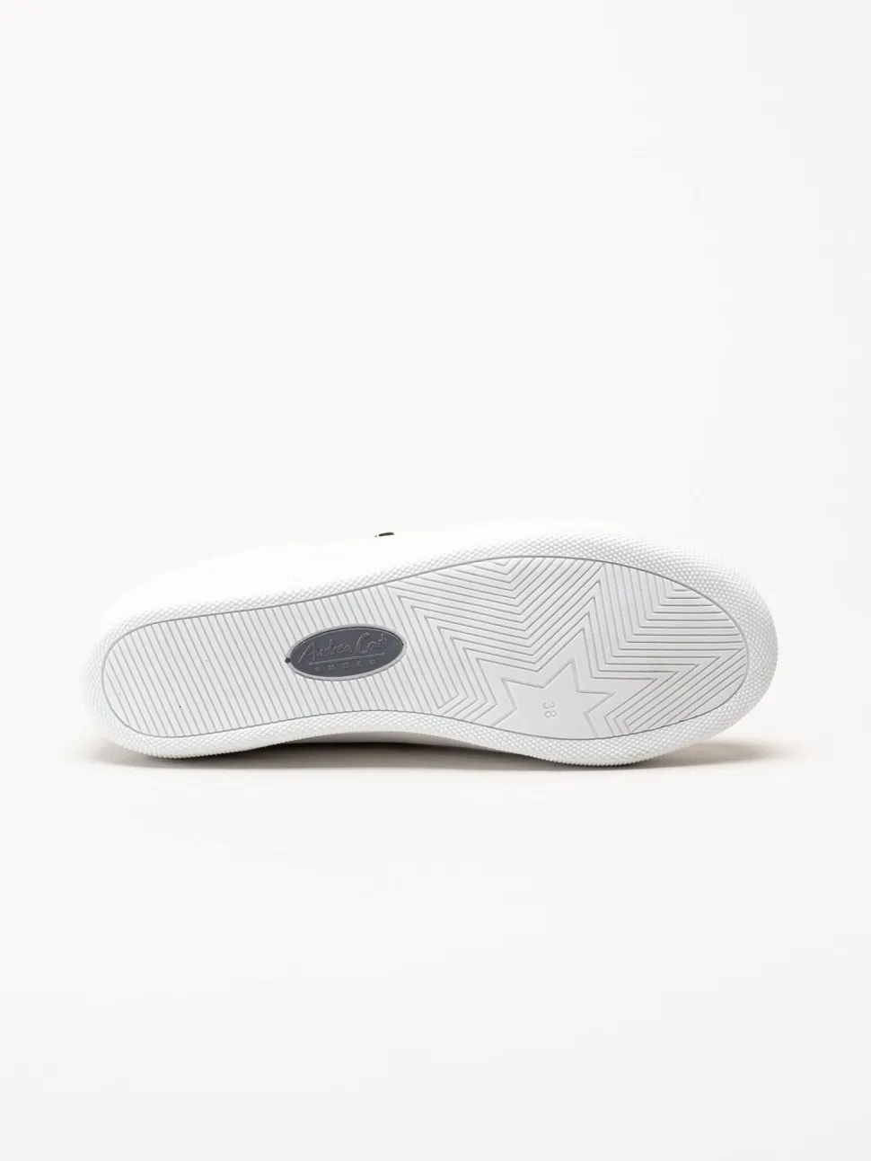 Charlotte of Sweden - Vita sneakers i skinn