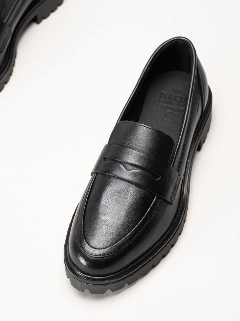 Dasia - Lita - Svarta pennyloafers i skinn