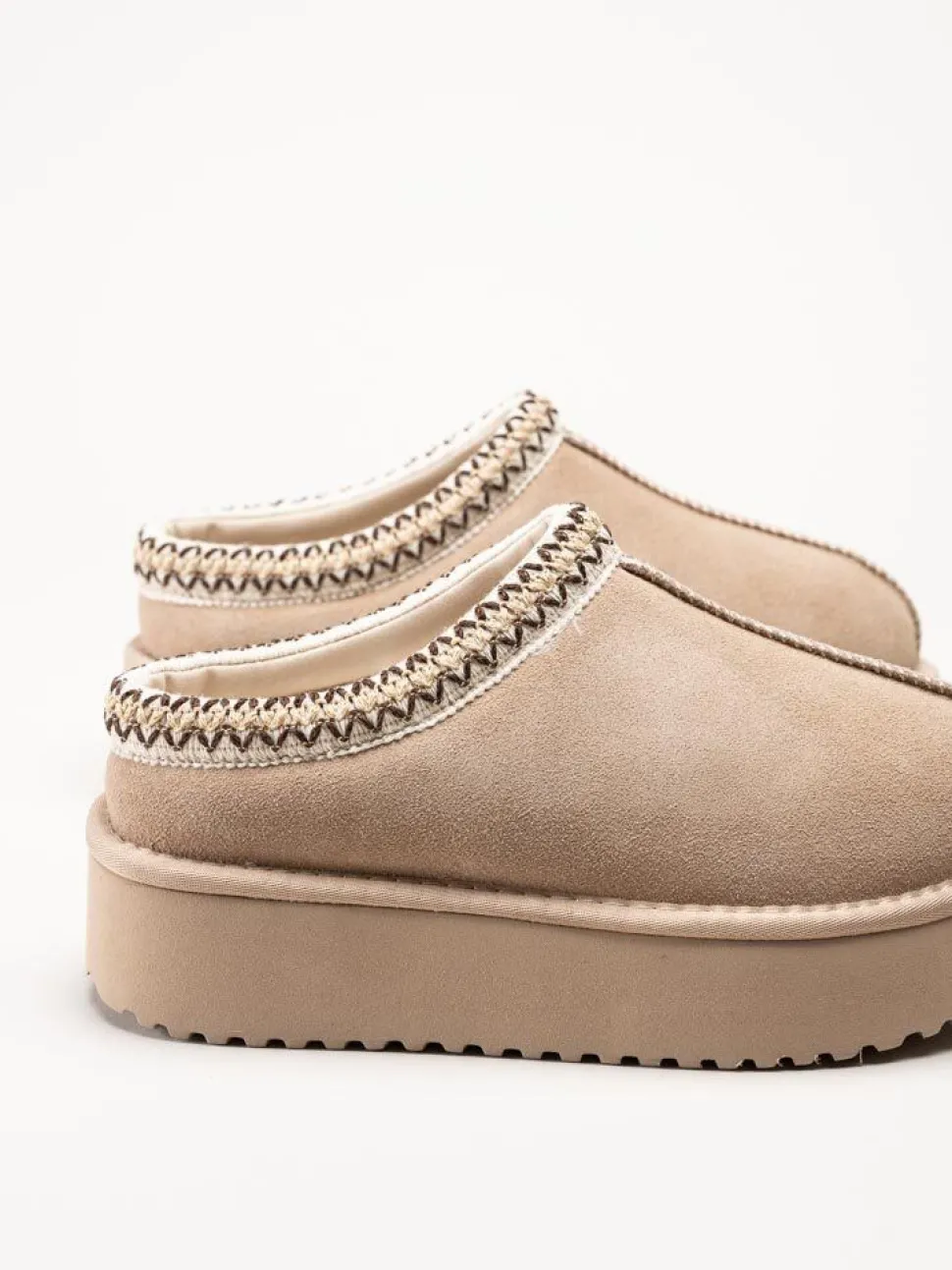 Duffy - Beige fodrade slippers i mocka