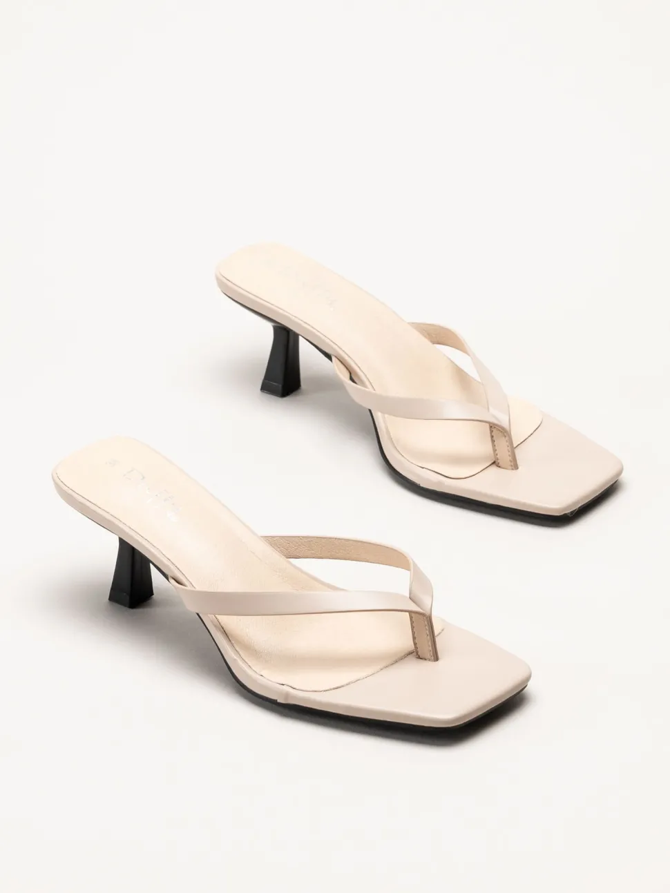 Duffy - Beige mules med tårem