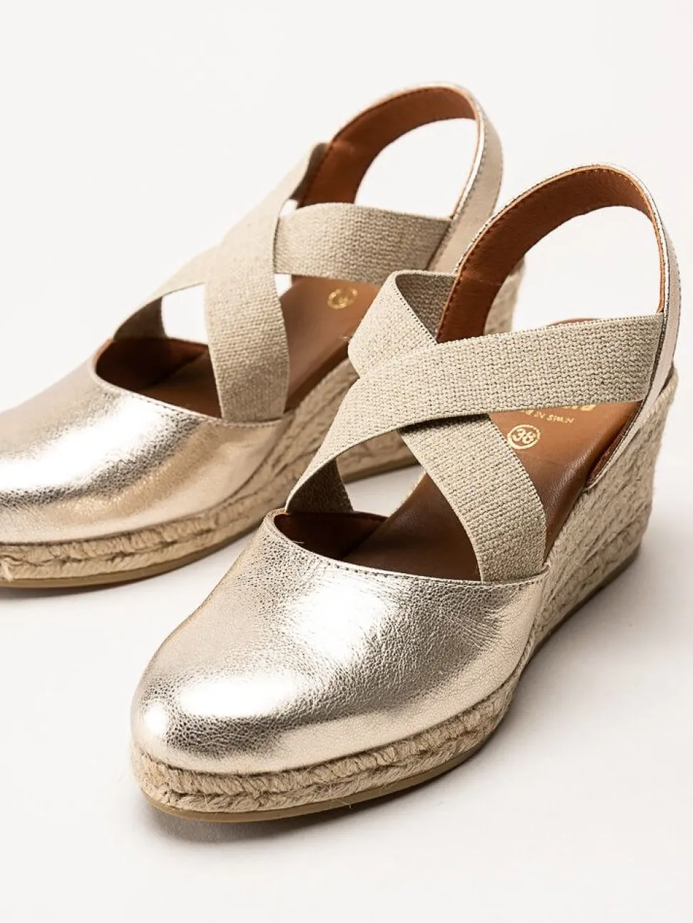 Duffy - Guldmetallic kilklackade espadrillos