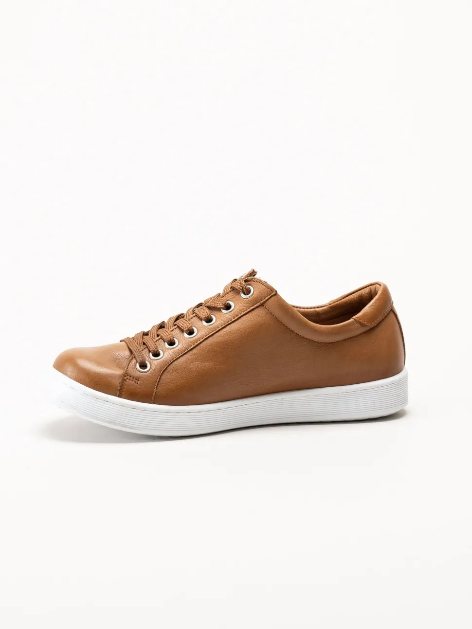 Esgano - Ljusbruna sneakers i skinn