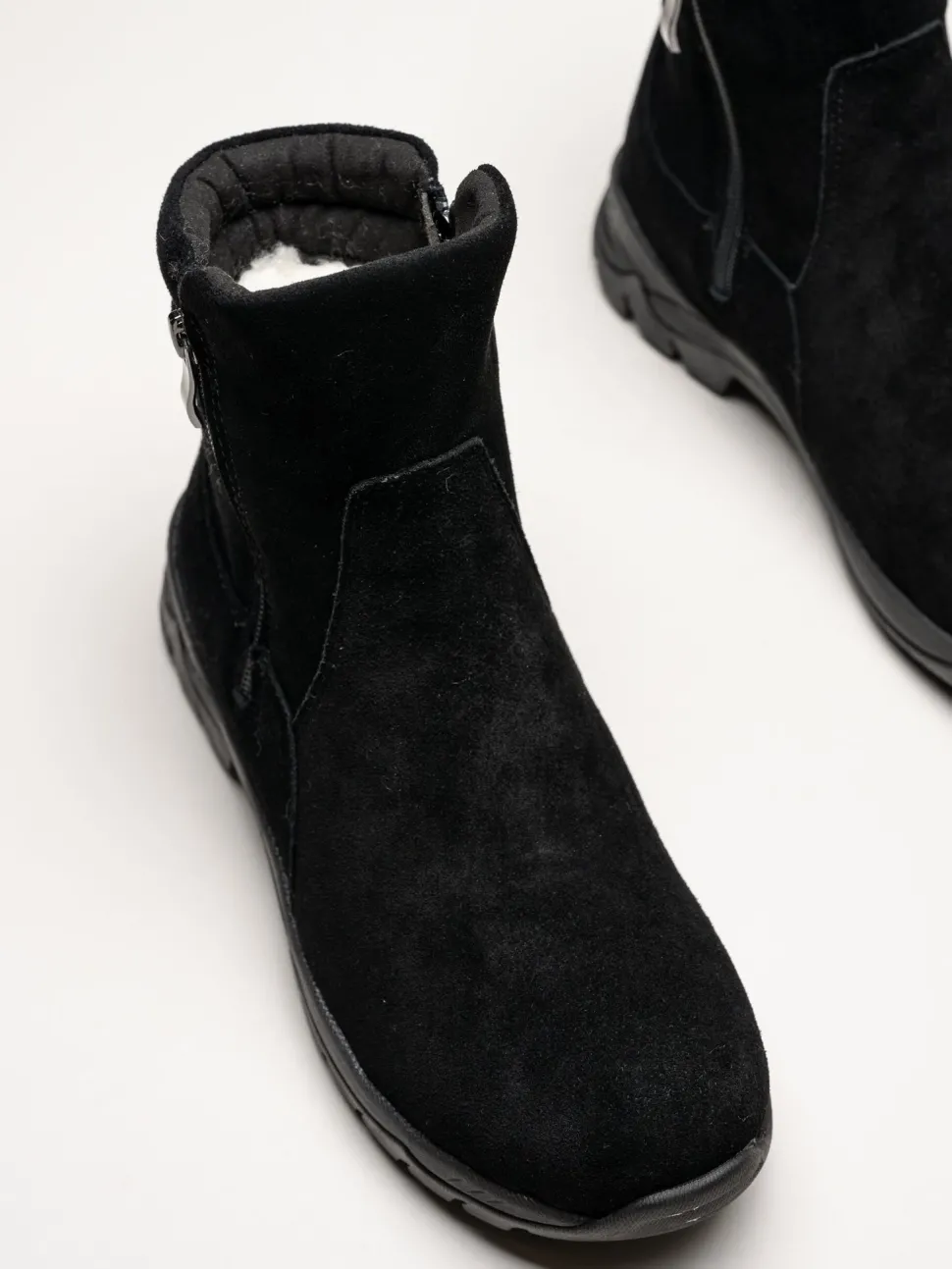 Eskimo - Kenton Studs - Svarta fodrade boots med dobbar i mocka