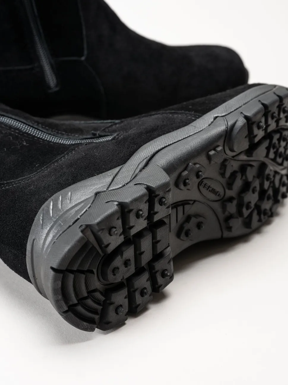 Eskimo - Kenton Studs - Svarta fodrade boots med dobbar i mocka