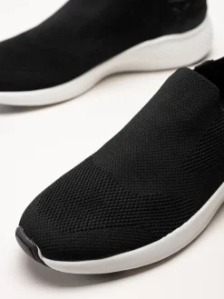 Exani - Ease M - Svarta slip on skor i textil