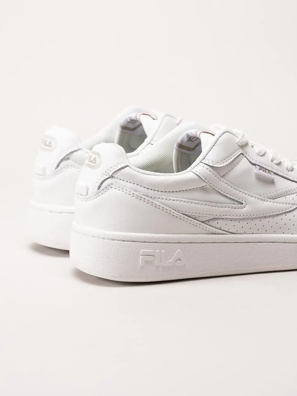 FILA - Noclaf Wmn - Vita sneakers i skinnimitation
