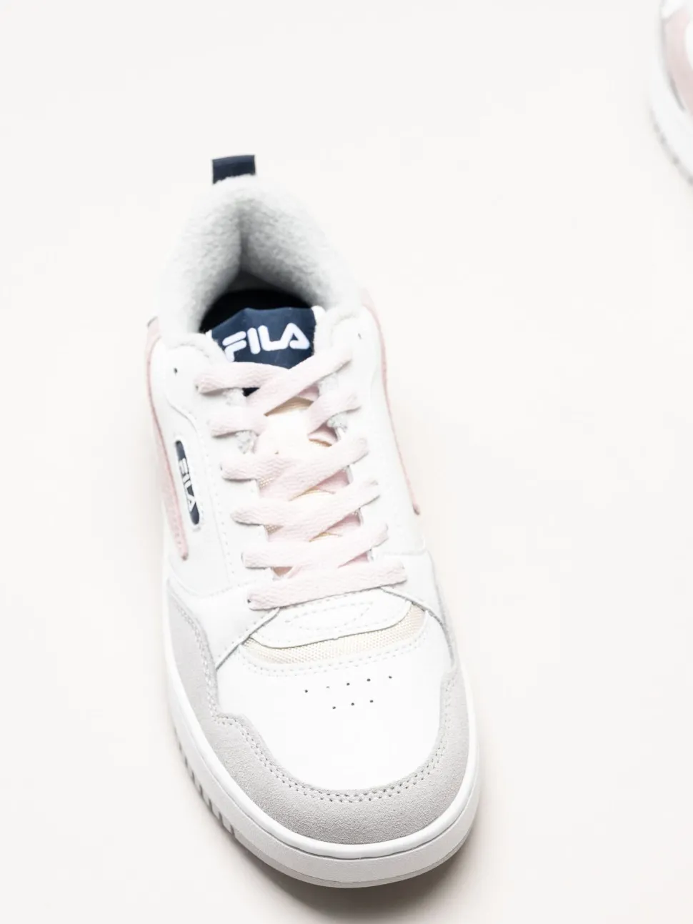 FILA - Riser L - Vita sneakers i skinn och mocka