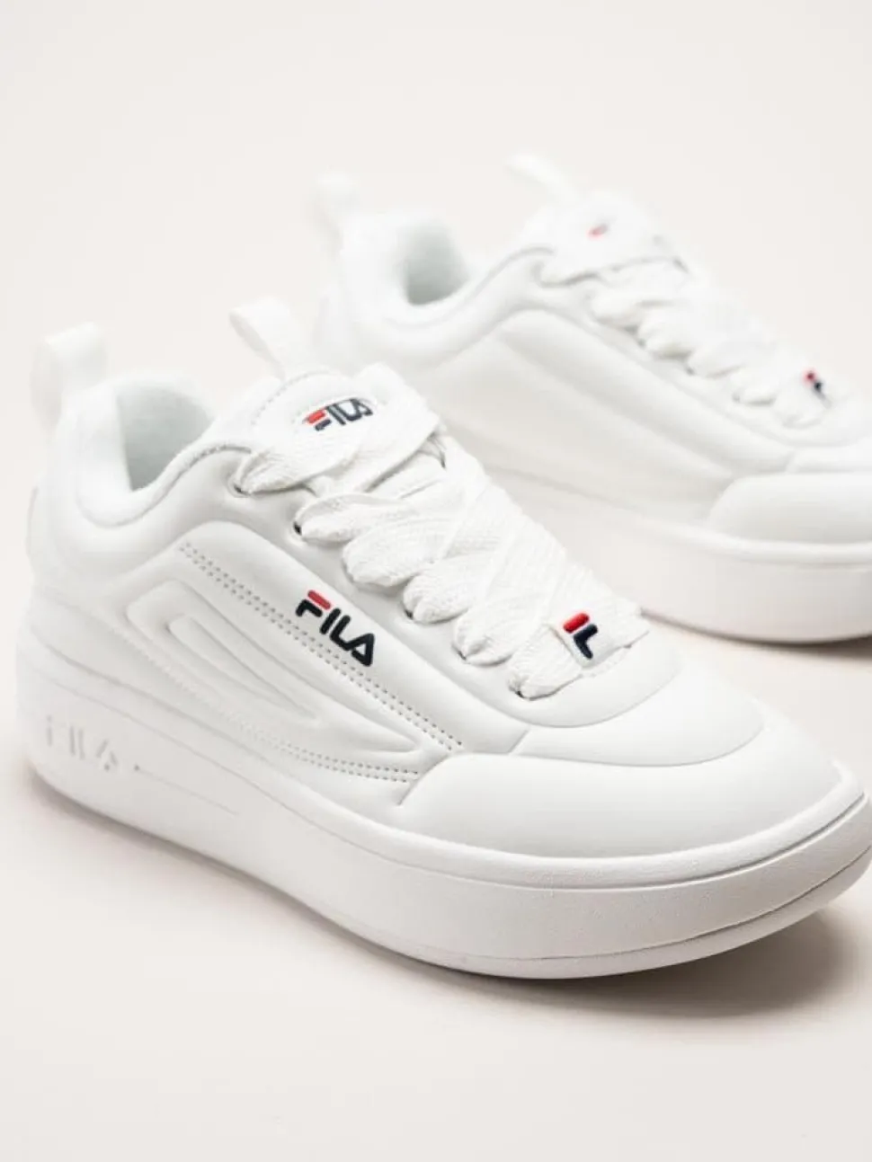 FILA - Superbubble Wmn - Vita sneakers i skinnimitation