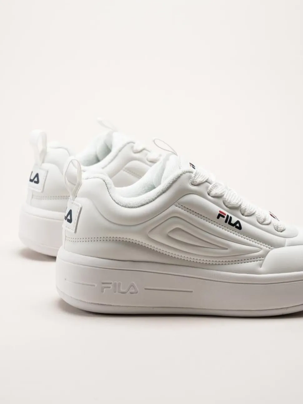 FILA - Superbubble Wmn - Vita sneakers i skinnimitation