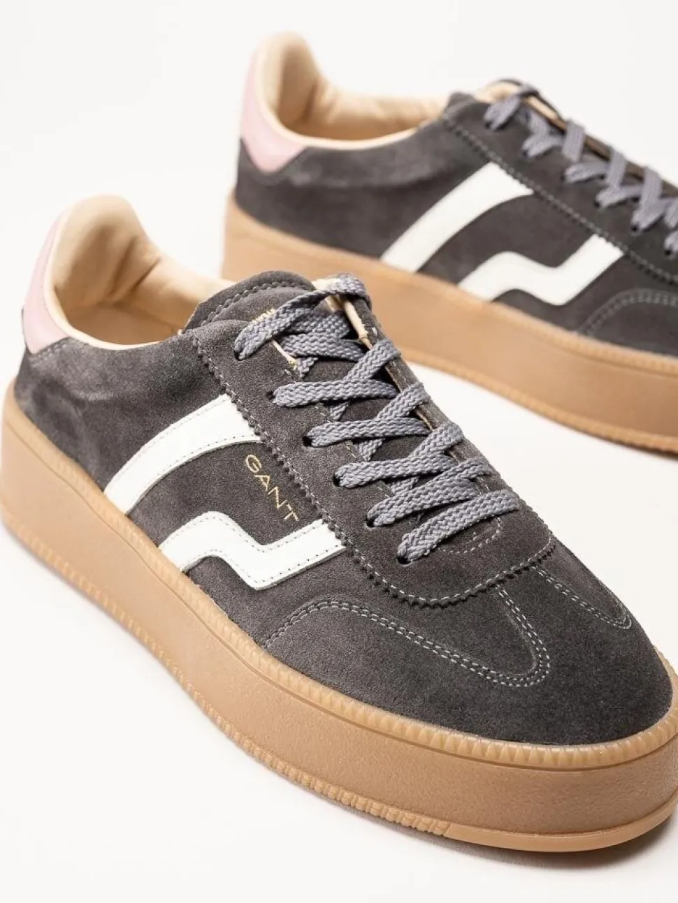 Gant Footwear - Cuzmani - Grå retro platåsneakers i mocka