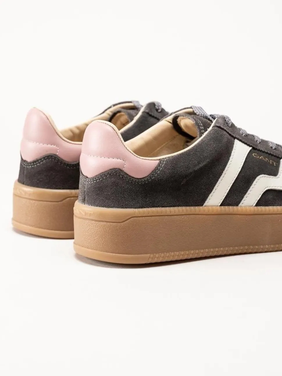 Gant Footwear - Cuzmani - Grå retro platåsneakers i mocka