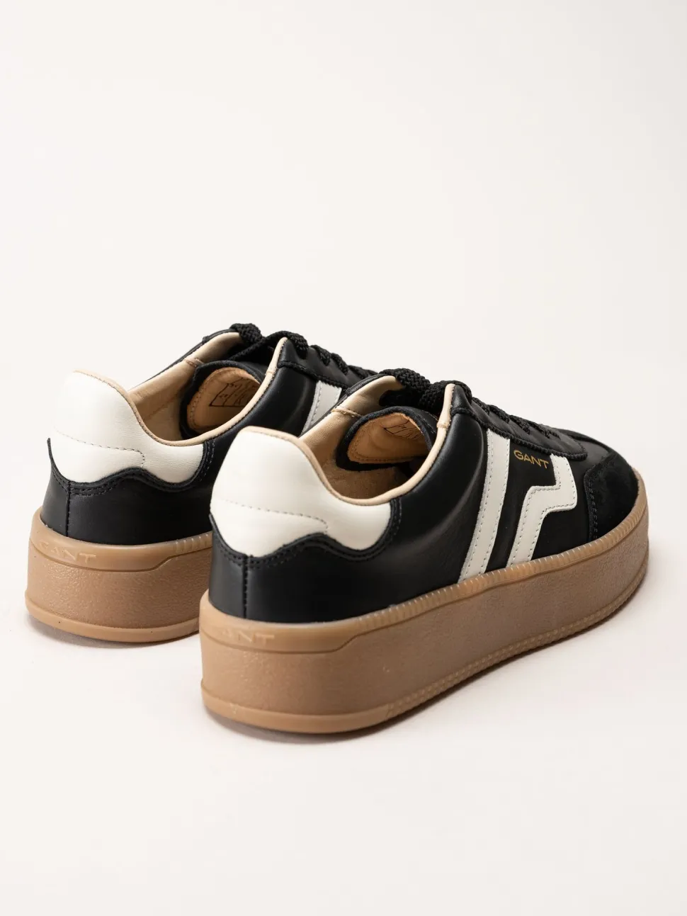 Gant Footwear - Cuzmani - Svarta retro platåsneakers i skinn och mocka