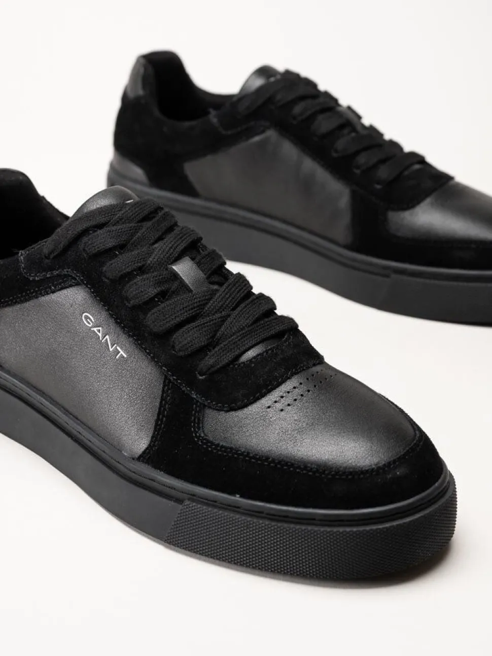 Gant Footwear - Mc Julien Sneaker - Svarta sneakers i skinn och mocka