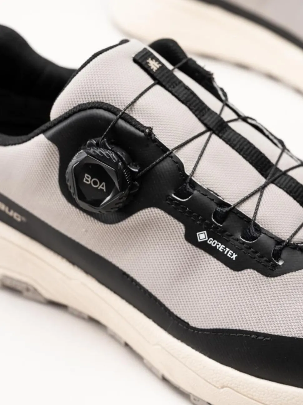 Icebug - Haze Mens RB9X - Ljusgrå sportiga promenadskor med Gore-Tex