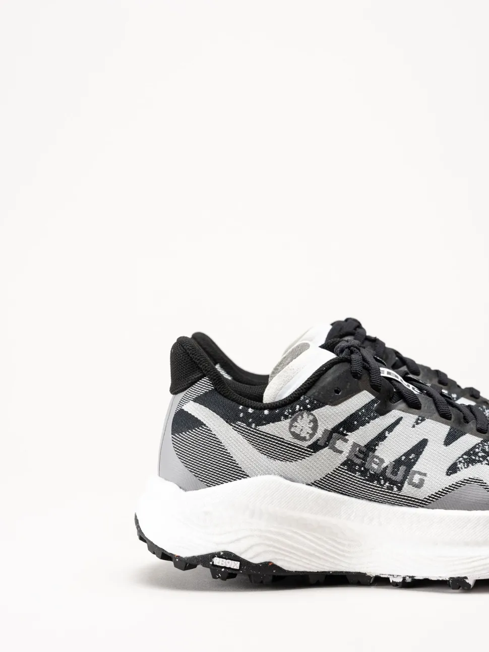 Icebug - Järv RB9X - Svartvita sneakers i textil