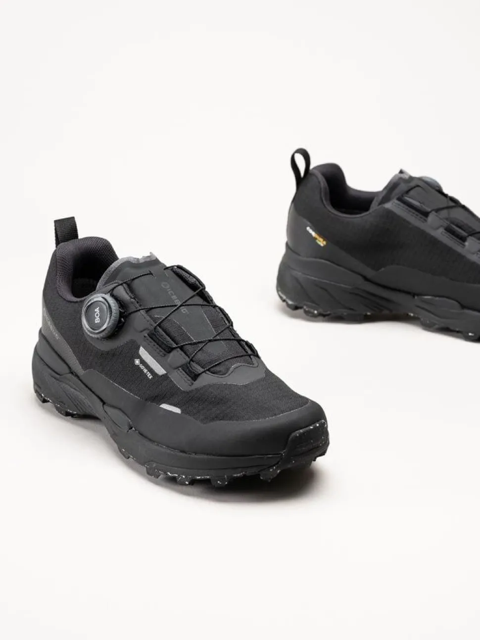 Icebug - Rover 2 Wmns BUGrip GTX - Svarta promenadskor med dubbar
