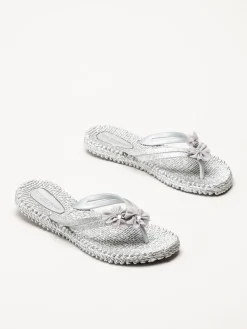 Ilse Jacobsen - Cheerful18F - Silverfärgade flip flops