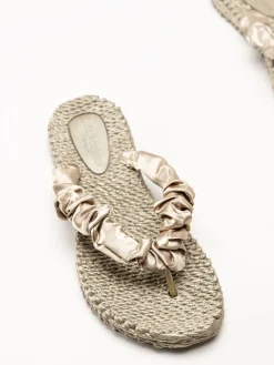 Ilse Jacobsen - Cheerful06 - Guldfärgade flip flops