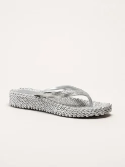 Ilse Jacobsen - Cheerful 13 - Silverfärgade flip flop med glitterremmar