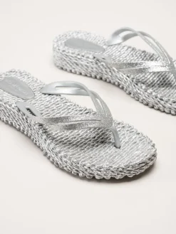 Ilse Jacobsen - Cheerful 13 - Silverfärgade flip flop med glitterremmar
