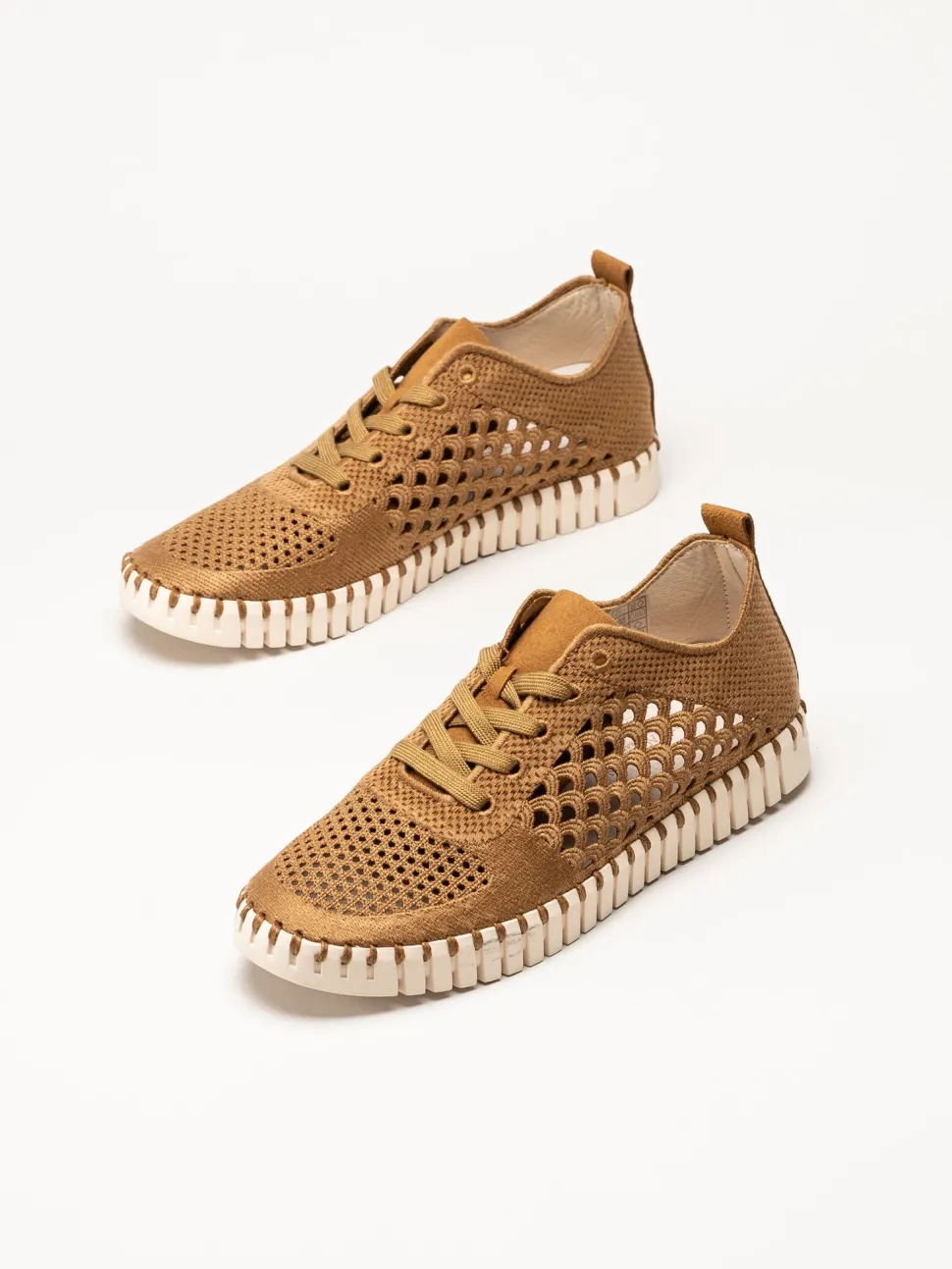 Ilse Jacobsen - Tulip Embroidery - Bruna perforerade sneakers