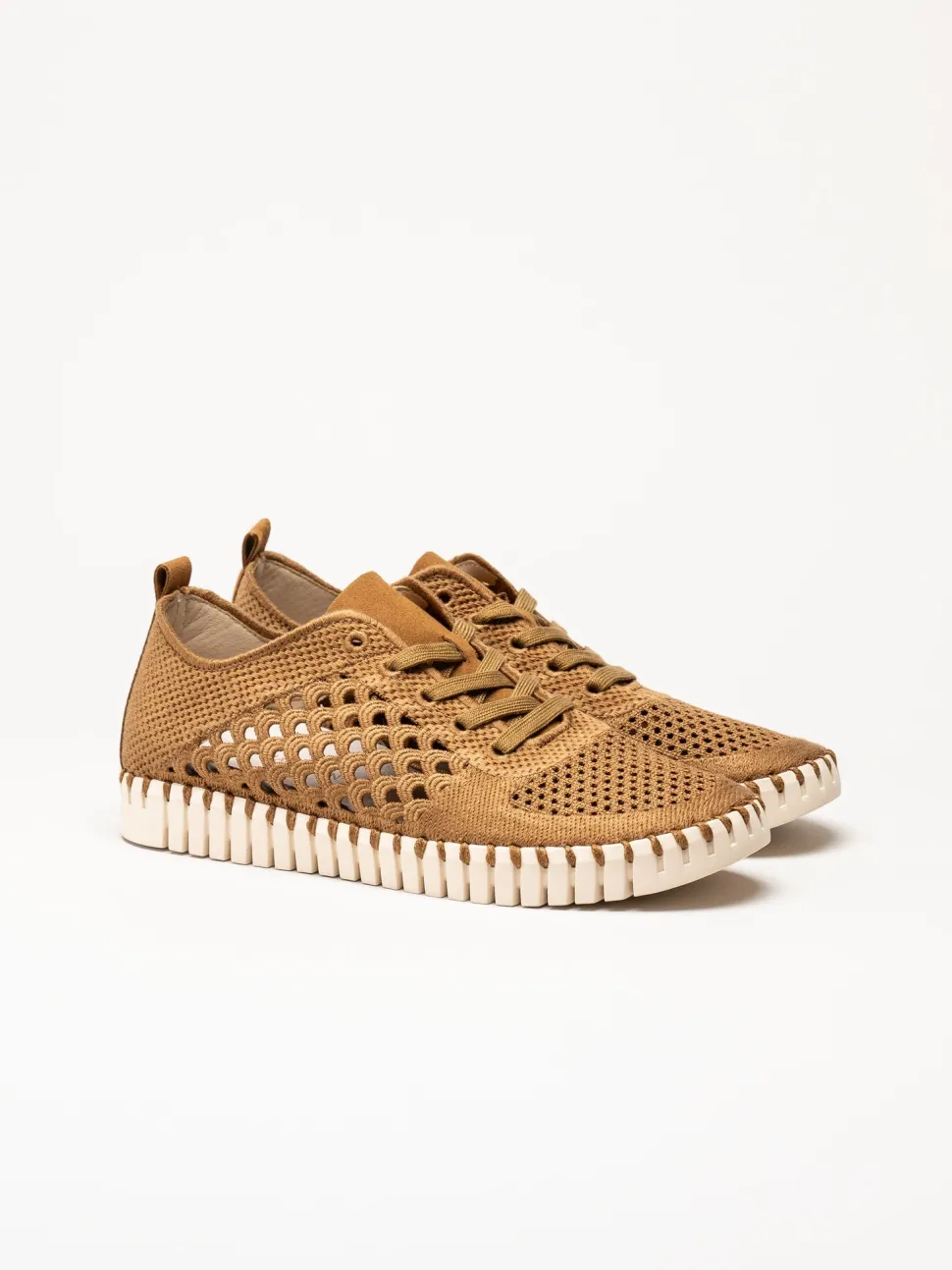 Ilse Jacobsen - Tulip Embroidery - Bruna perforerade sneakers