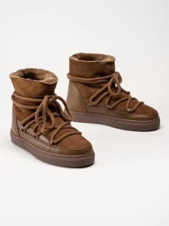 Inuikii - Classic - Bruna fårskinnsfodrade boots i mocka