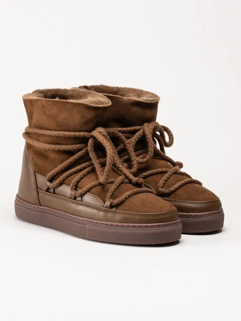 Inuikii - Classic - Bruna fårskinnsfodrade boots i mocka