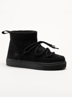 Inuikii - Classic Low - Svarta låga mocka boots