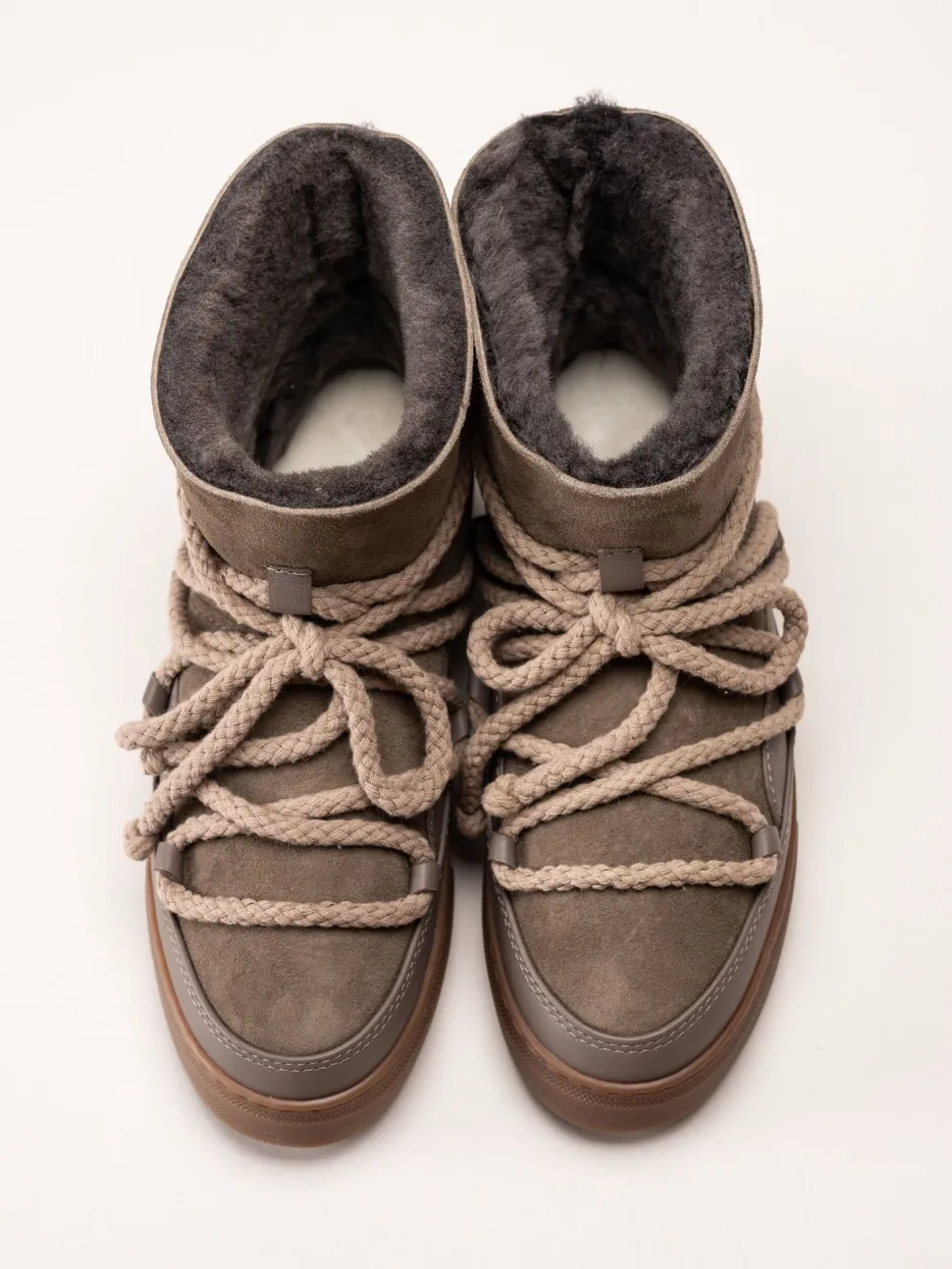 Inuikii - Classic - Taupe vinterboots med fårskinnsfoder
