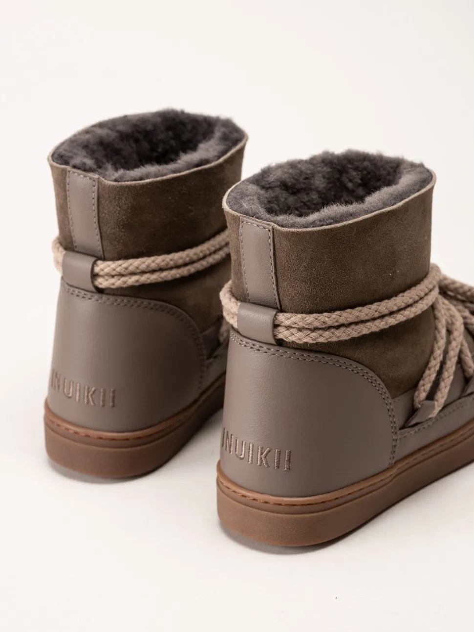 Inuikii - Classic - Taupe vinterboots med fårskinnsfoder