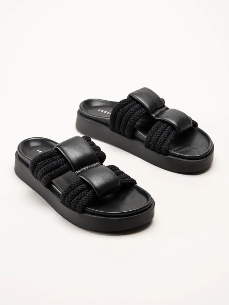 Inuikii - Cord Athena - Svarta slip in sandaler i skinn