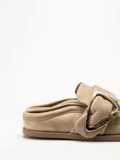 Inuikii - Mule Soft - Beige mule med guldigt spänne