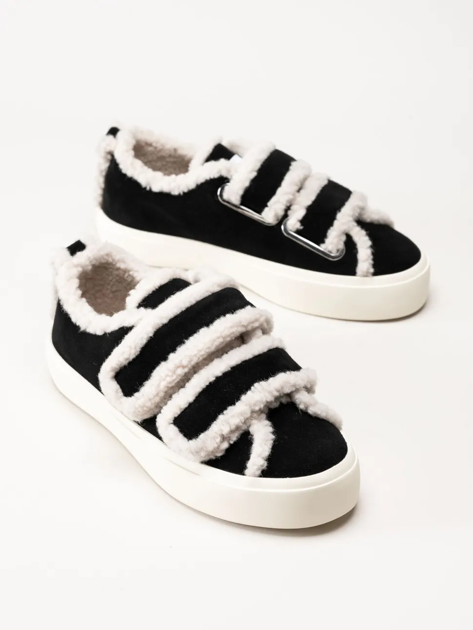 Inuikii - Shearling - Svarta ullfodrade sneakers