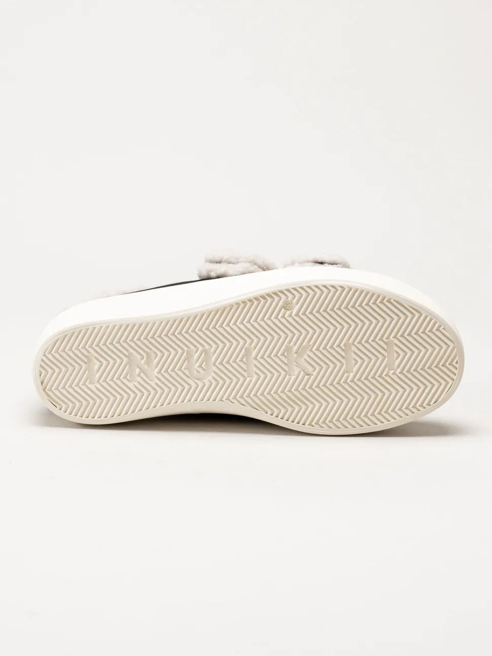 Inuikii - Shearling - Svarta ullfodrade sneakers