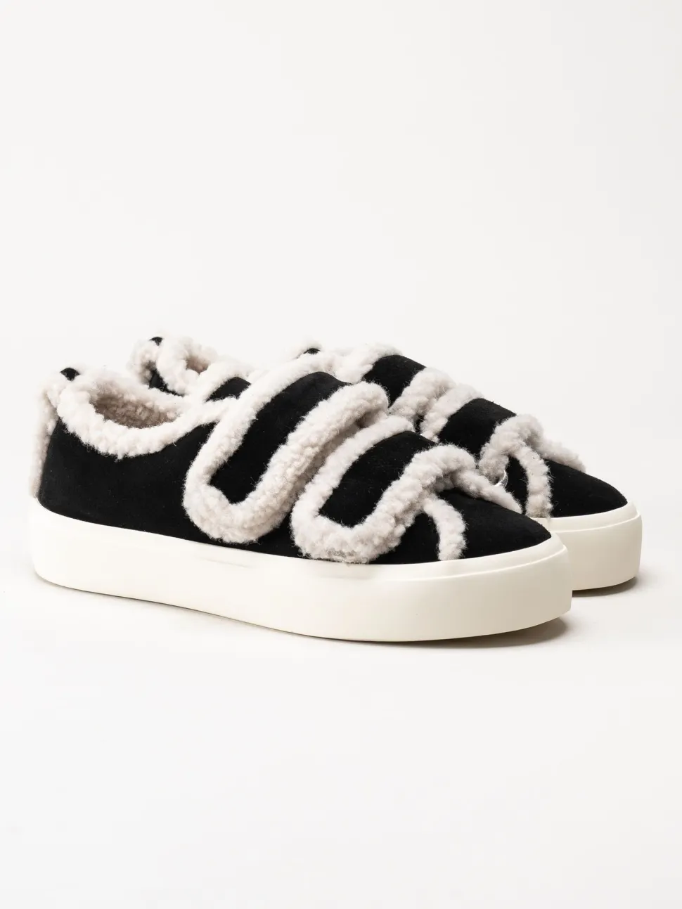 Inuikii - Shearling - Svarta ullfodrade sneakers