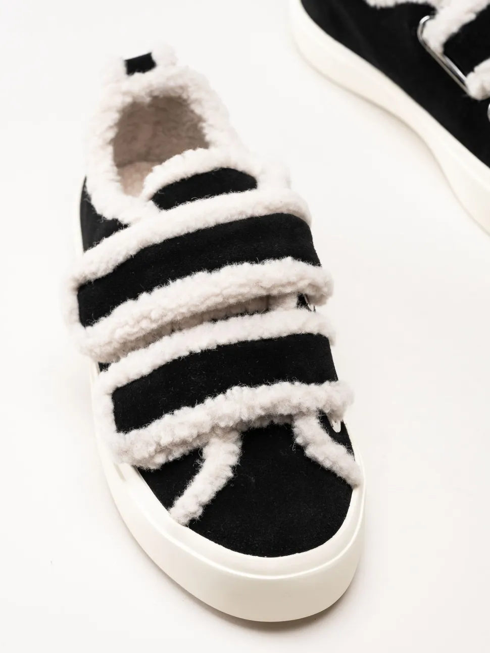 Inuikii - Shearling - Svarta ullfodrade sneakers