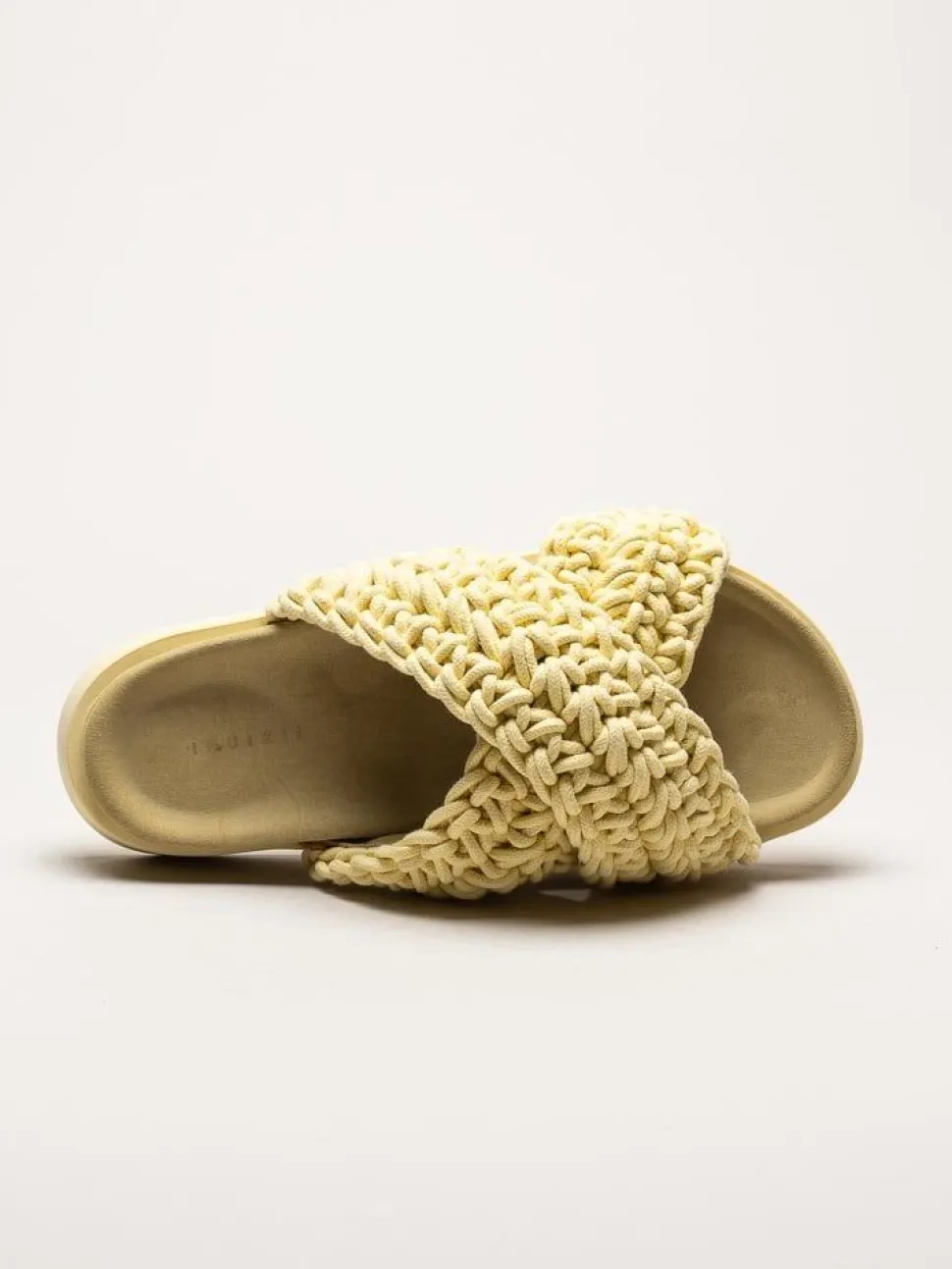 Inuikii - Woven - Gula grovt virkade sandaler