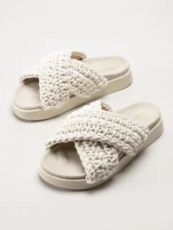 Inuikii - Woven - Vita slip in sandaler i virkad textil