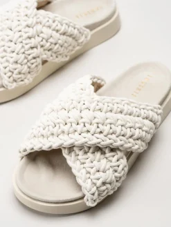 Inuikii - Woven - Vita slip in sandaler i virkad textil